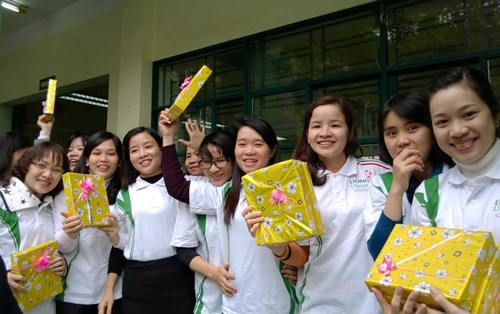Đại học Đông Á lập kỷ lục Việt Nam về số lượng người tham gia gói quà nhiều nhất, trong thời gian nhanh nhất